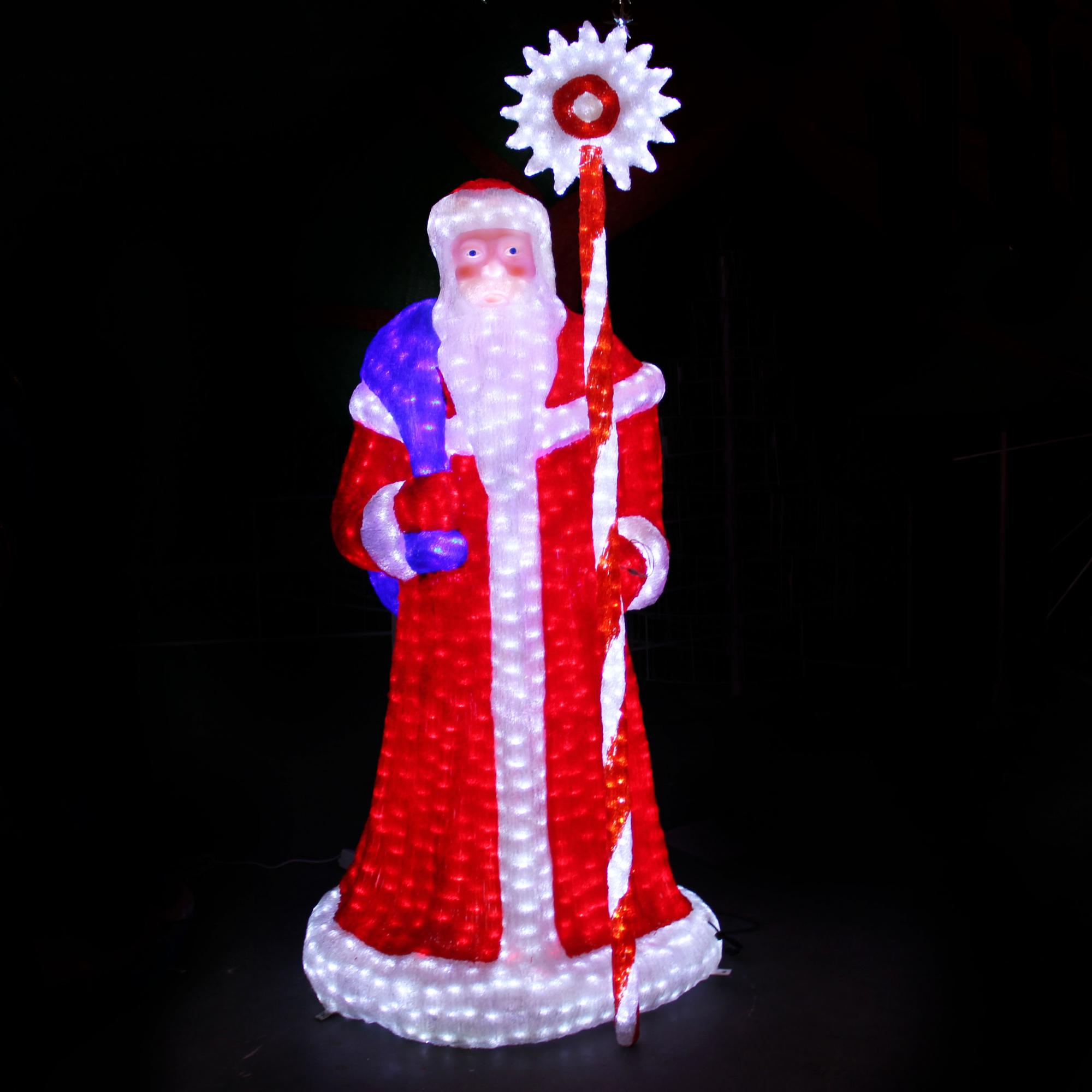 Мерцание волшебства: световое шоу Деда Мороза, иллюминирующее ночной пейзаж